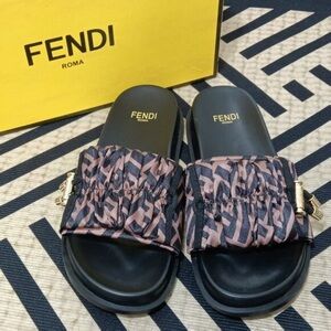 Fendi Black and Brown Sandals